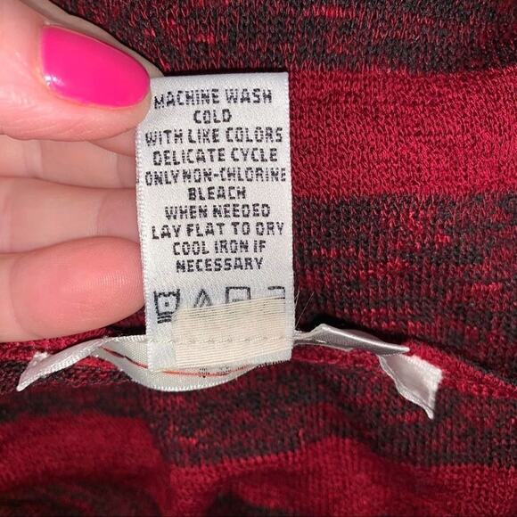 Studio M Dolman Sleeve Asymmetrical Sweater Sz Medium - Picture 7 of 7